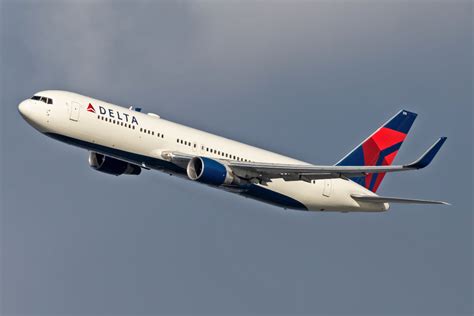 Delta Boeing 767 Returns To Madrid Following Engine Shutdown