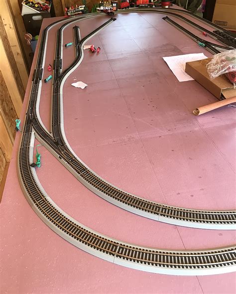 Bachmann EZ track ho scale layout - Model railroad layouts plansModel ...