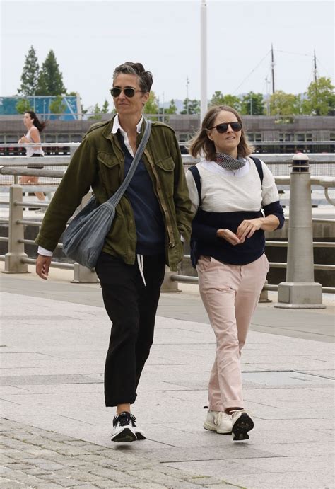 Jodie Foster With Her Wife Alexandra Hedison - Hudson River Park 05/24 ...