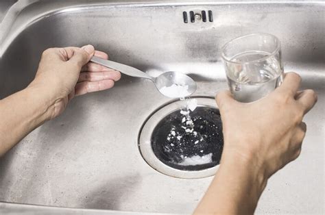 DIY Blocked drains cleaning using Baking Soda and Vinegar | A Listly List