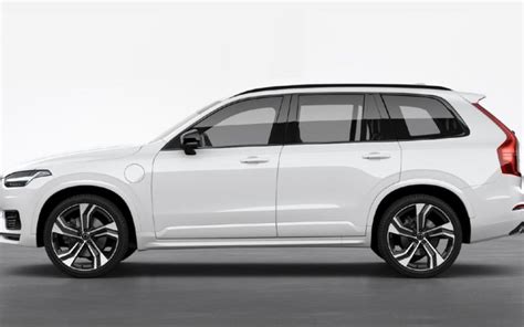 2023 Volvo XC90 RECHARGE ULTIMATE T8 PHEV four-door wagon ...