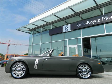 Matte Military Green Rolls-Royce Phantom Drophead - GTspirit