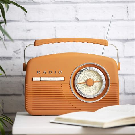 Radio or Buzzer Alarm Clock FM Radio Sage Green 14 W DAB+ Rubberised Finish Akai A60010VDABSG ...