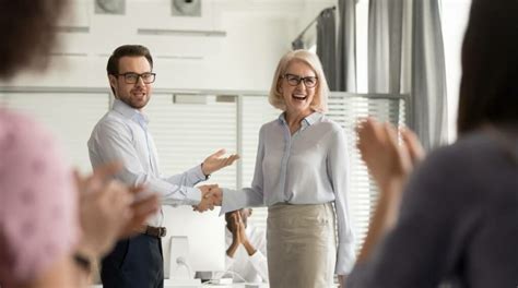 6 Steps To Praising Employees For A Job Well Done - Debra Benton