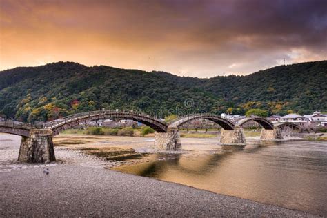 Pont De Kintaikyo D'Iwakuni, Japon Photo stock - Image: 69719972