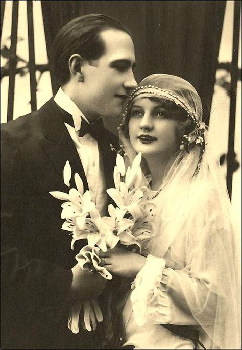 vintage romantique - couple - Balades comtoises | Old wedding photos, Wedding gowns vintage ...