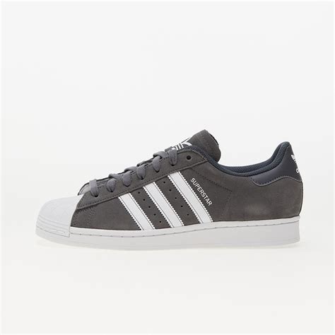 adidas Superstar