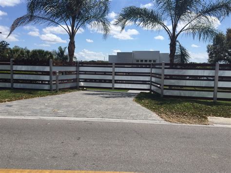 Winter Haven modern fence | Gate Tech Inc. | Custom Driveway Gates | Gate Operators and Openers ...