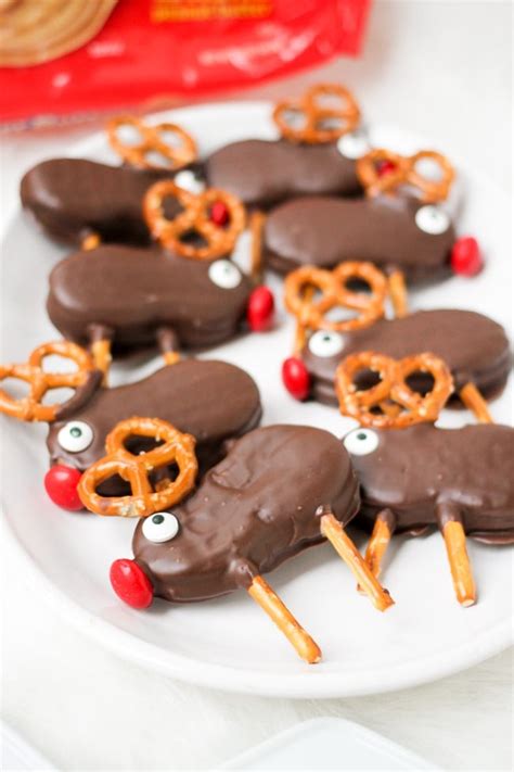 Holiday Reindeer Cookies • Domestic Superhero