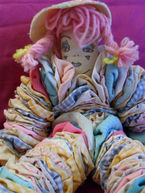 FIBERARTSY/craftsy: Yo-Yo dolls | Doll crafts, Yoyo dolls, Yoyo quilts