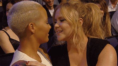 Amber Rose and Amy Schumer Kiss at MTV Movie Awards 2015 | PS Celebrity