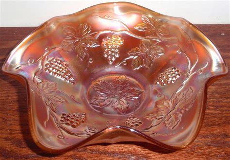 ANTIQUE FENTON BOWL 9 Carnival Glass Pattern Grapevine