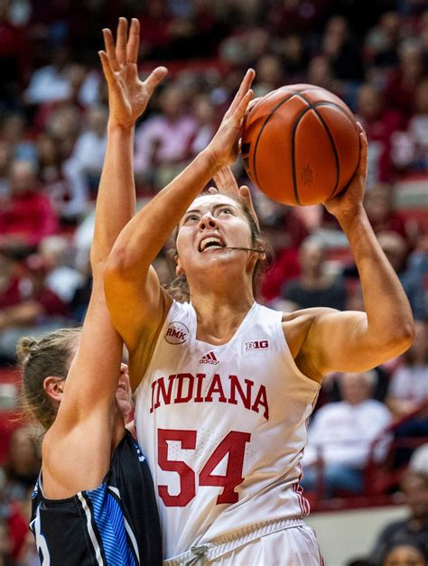 Indiana women’s basketball dominates Eastern Illinois in season opener ...