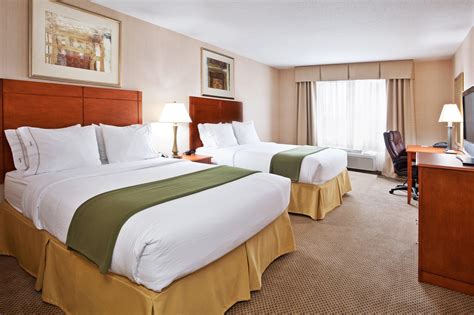 Holiday Inn Express Hotel & Suites Howell in Howell (MI) - Room Deals, Photos & Reviews