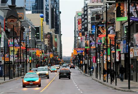 Toronto Yonge Street 10K to change to waterfront