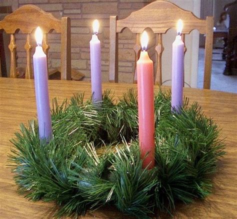 Easy DIY Advent Wreath | DIYIdeaCenter.com