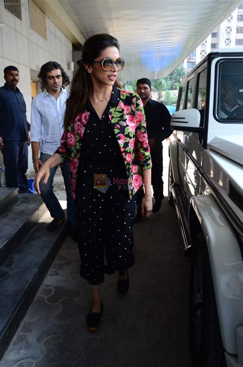 Deepika Padukone at Tamasha screening for critics on 27th Nov 2015 ...