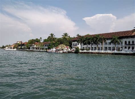 Kochi Fort Ernakulam, Beach, History, Images, Things to do