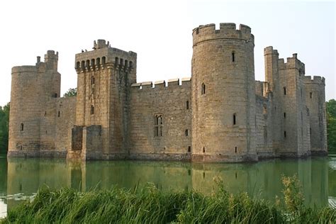 Fortresses of Ingenuity: Mastering Medieval Castle Construction Techniques