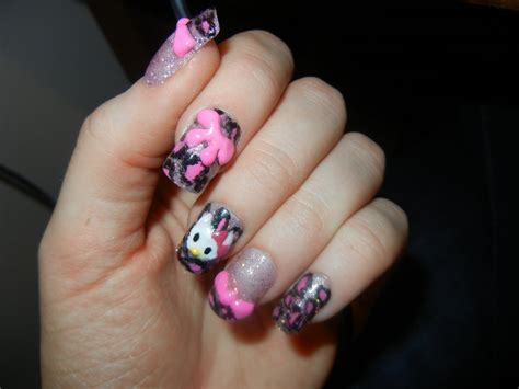 Nails By Leah: New Hello Kitty Nails! 3D bows and hello kitty face over pink glittery leopard