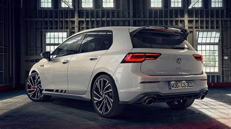 VW Golf GTI Clubsport Revealed With Nearly 300 HP, Still FWD