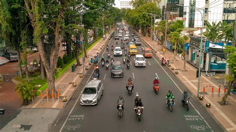 Spot Foto di Sekitar Balai Kota Surabaya, Semua Instagenic