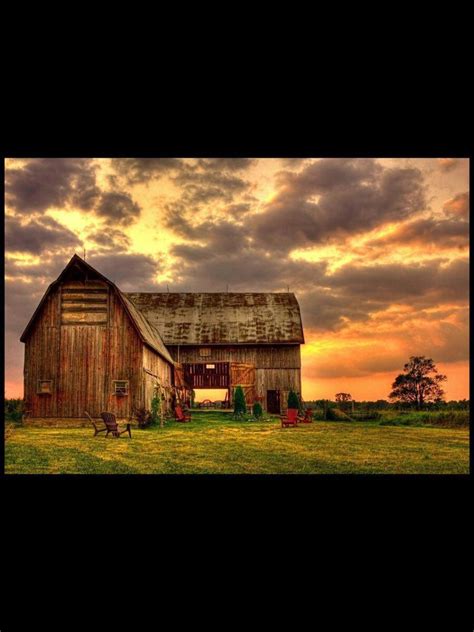 Gorgeous sunset.....Gorgeous barn | Barn pictures, Country barns, Old barns