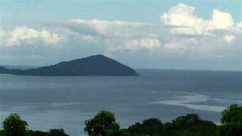 Palawan: Cleopatra's Peak/Needle and Tres Marias Islands at the mouth of Ulugan Bay 122111 - YouTube