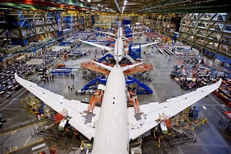 The Battle Of The Beasts: The Boeing Dreamlifter vs Airbus Beluga XL - Simple Flying