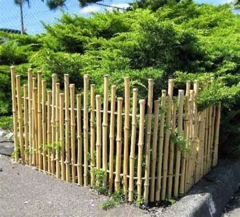 10 EINFACHE BAMBUSZAUNIDEEN FÜR IHREN GARTEN | Bamboo garden, Backyard fences, Backyard garden ...