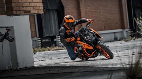 2024 KTM 390 Duke Launched With New Look, Improved Performance