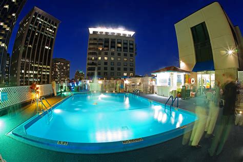 Roof Top Pool at night | The Roof Top Pool at night at The C… | Flickr