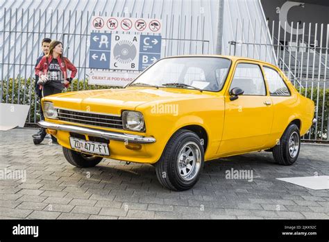 Kerjätä Löytö Levätä opel kadett c coupe 1978 Karu Diplomaattiset ...