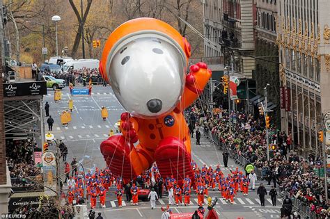 Macy's Thanksgiving parade: Nutcracker balloon pummeled a marcher to ...