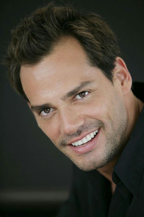 Christin de la Fuente | Cristian de la fuente, Hombres atractivos, Hombres latinos