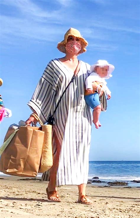 Katy Perry Carries Baby Daisy, 7 Months, While Strolling On The Beach ...