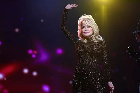 Dolly Parton 'Gracefully' Accepts Rock & Roll Hall of Fame Nod