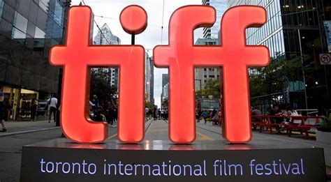 Toronto honors Queen Elizabeth as Netflix refugee drama opens film festival - Entertainment News