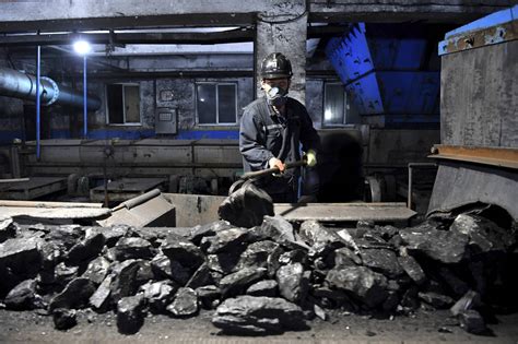 Official: China mining more coal but increasing wind, solar ...