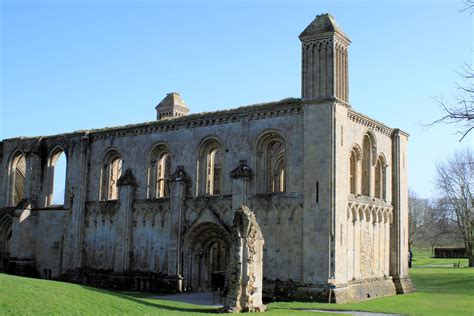 Glastonbury Abbey 6 | Glastonbury Abbey IMG_0728 1 | Ruth Hallam | Flickr