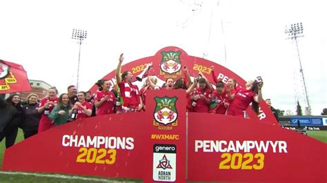 Champions! Wrexham AFC Womens’ team lift trophy infront of record 9,511 crowd - Wrexham.com