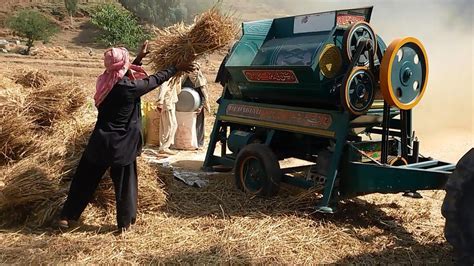 Wheat Threshing Machine / Wheat Thresher / Agriculture Technology - YouTube