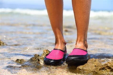 9 Best Shoes for Walking on the Beach (and Keeping Out the Sand) - ShoeIQ