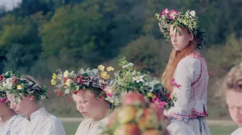 Midsommar Ending Explained: Flaming Bear & The Paintings Tell The Tale ...