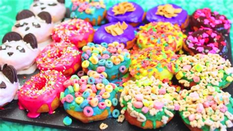 DIY California Donuts Unique Desserts, Just Desserts, Dessert Recipes, Delicious Donuts, Yummy ...