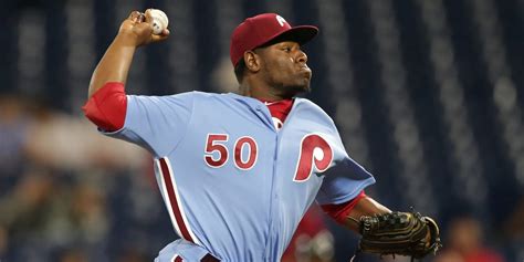 Hector Neris new extended bullpen routine