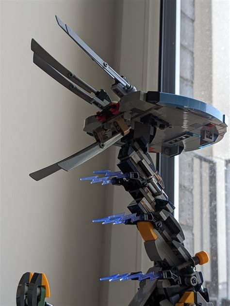 76989 Tallneck looked a bit lonely so I built a MOC partner for it ...