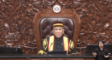 Wan Junaidi sworn in as Dewan Negara president | DayakDaily