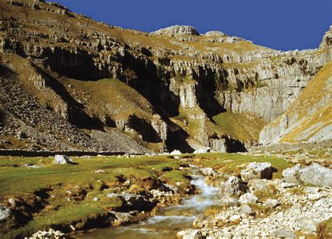 Yorkshire Dales National Park on AboutBritain.com