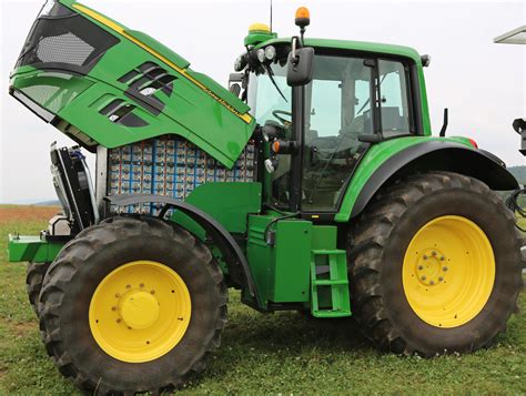 Electric John Deere tractor runs for 4 hours on a charge - Agriland